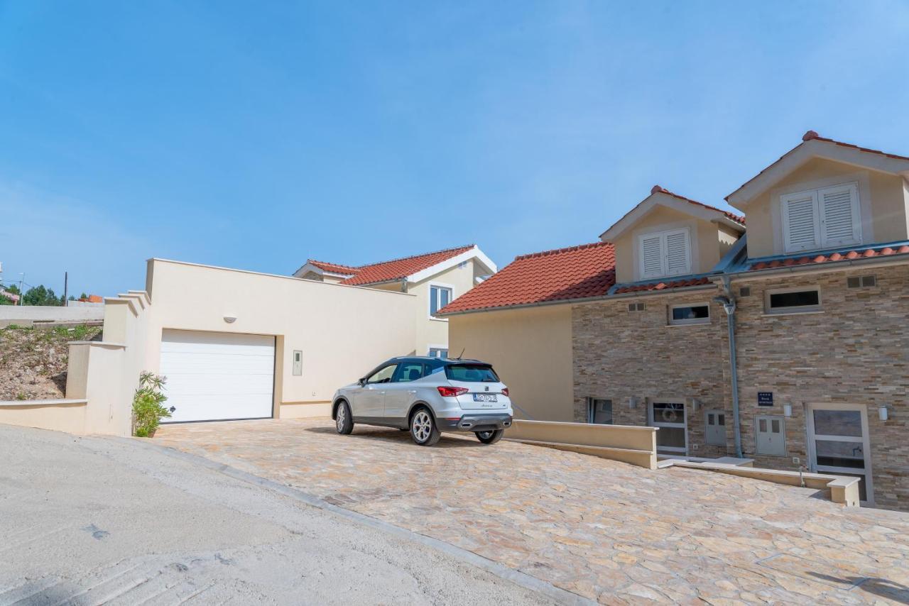 Apatmani Apartment *