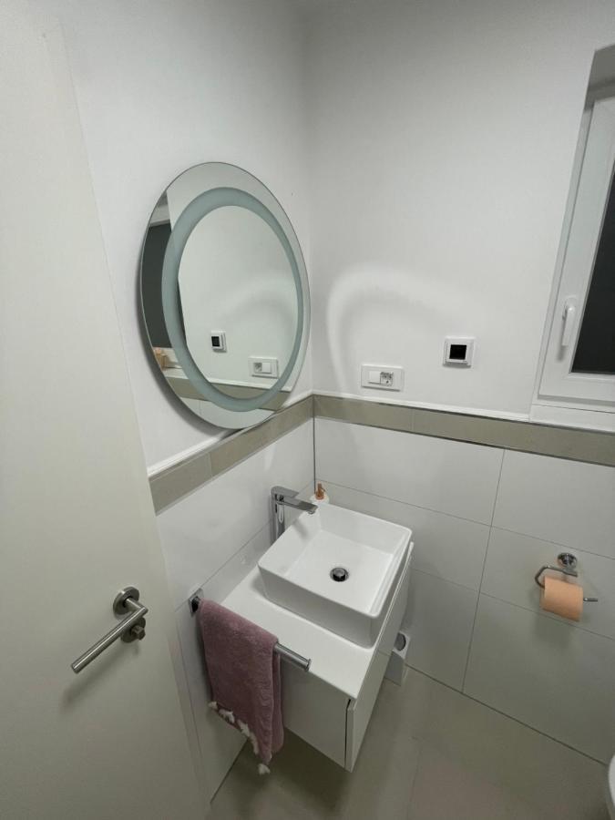 Apatmani * Čelina